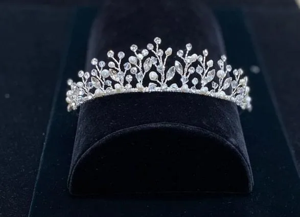 Anja's Dream Joan Calabrese Tiara 7012