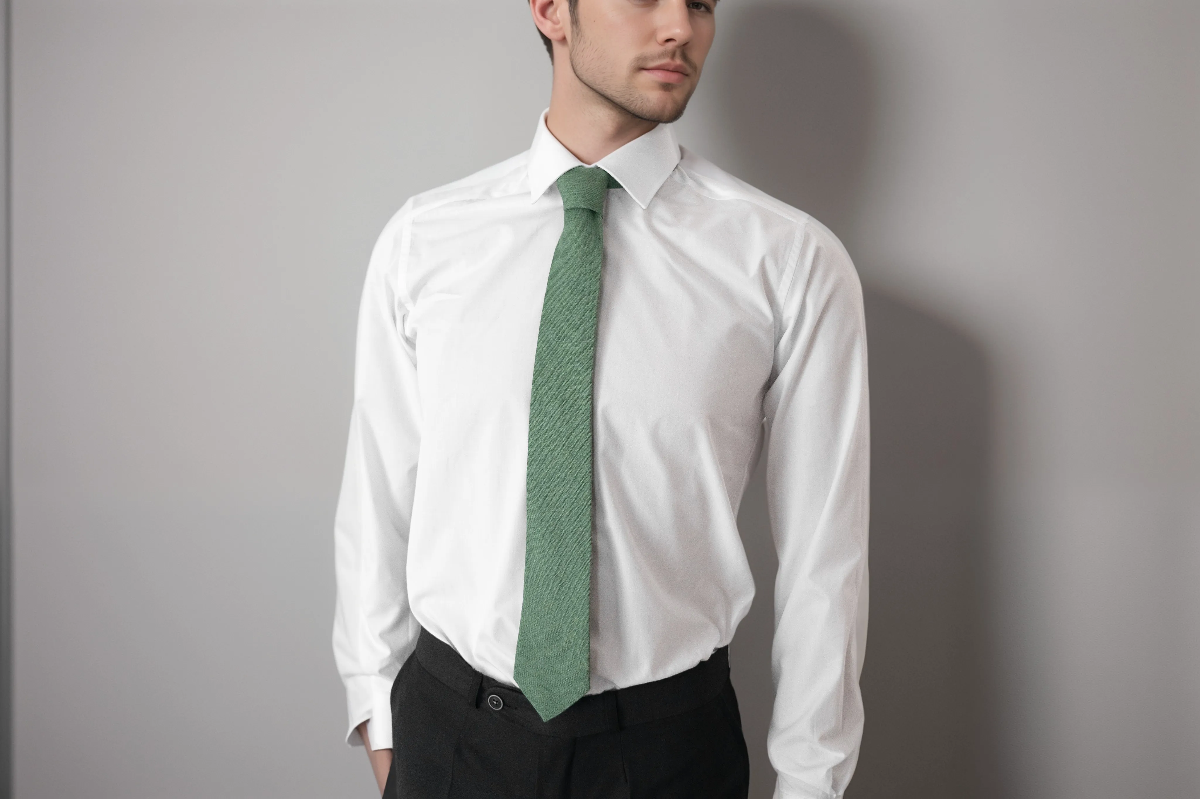 Men's Skinny Necktie in Hunter Green | Solid Color Formal Accessories