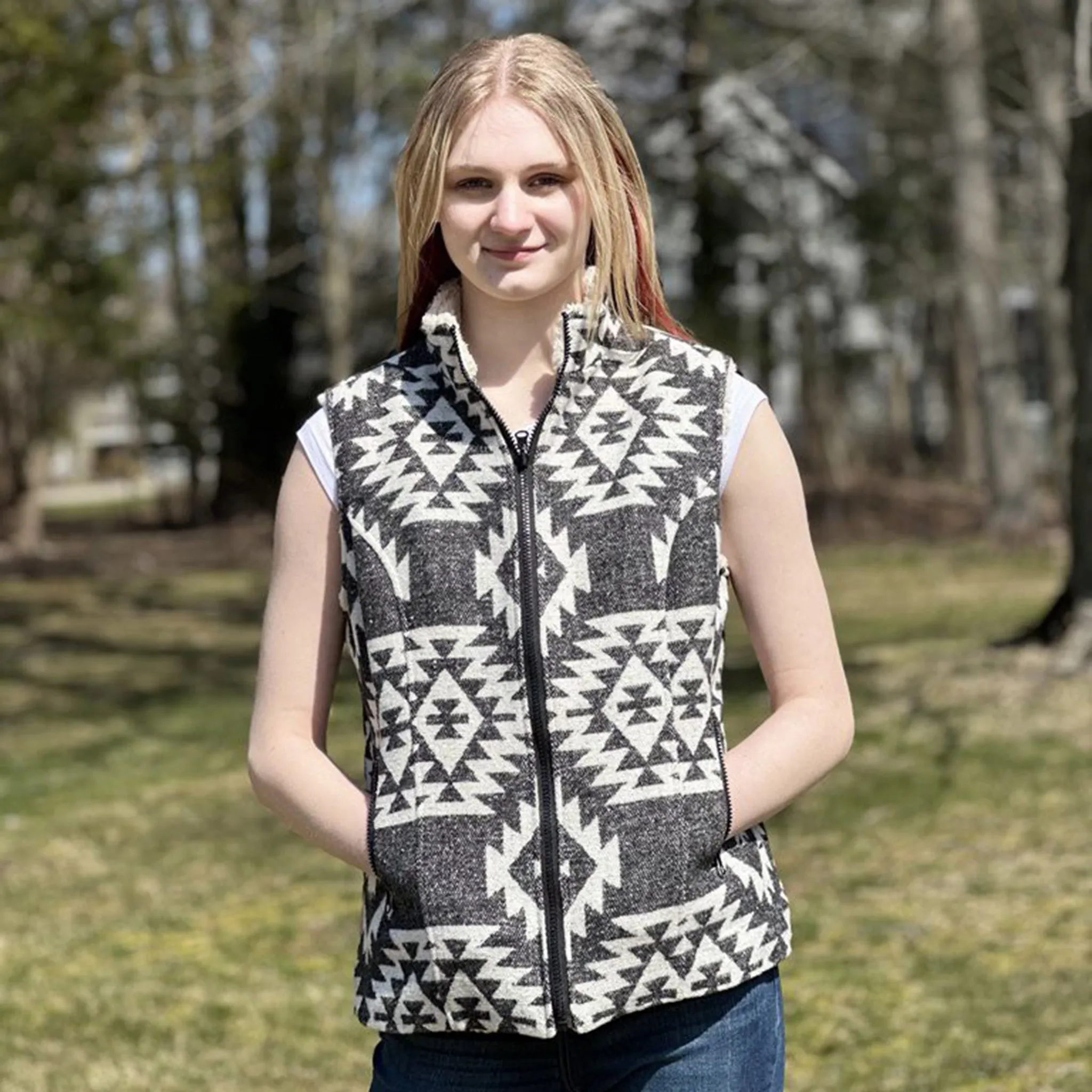 Montana Co. Women's Black & White Aztec Vest